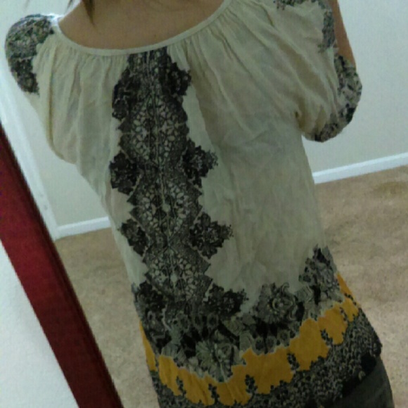 Gorgeous Patterned Top - Picture 2 of 4