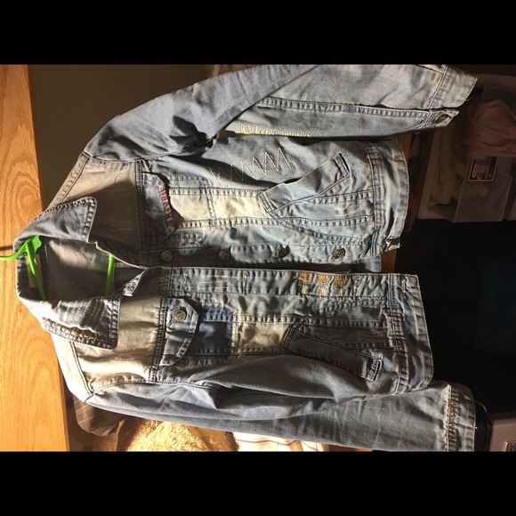 Jean jacket - Picture 1 of 2