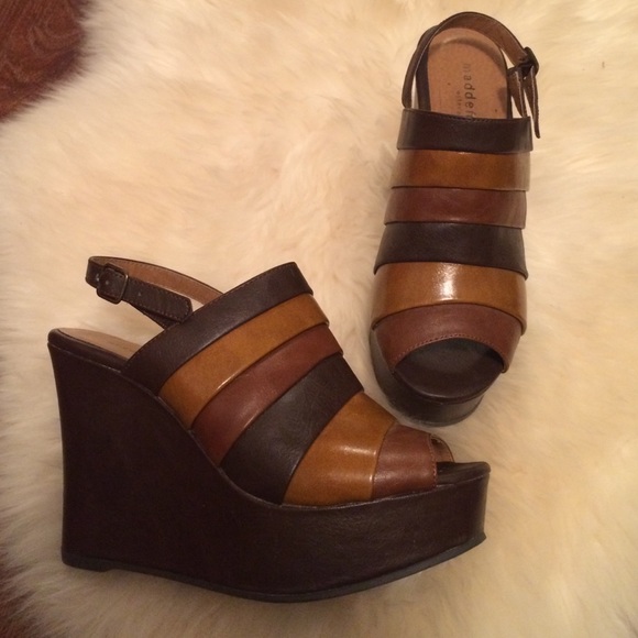 Madden Girl Wedges