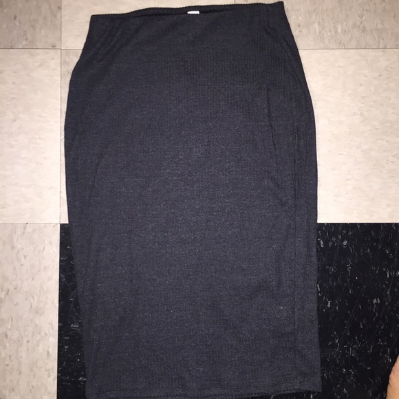 Gray pencil skirt