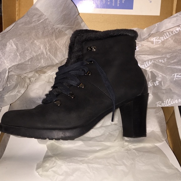 Black ankle shearling fur boots