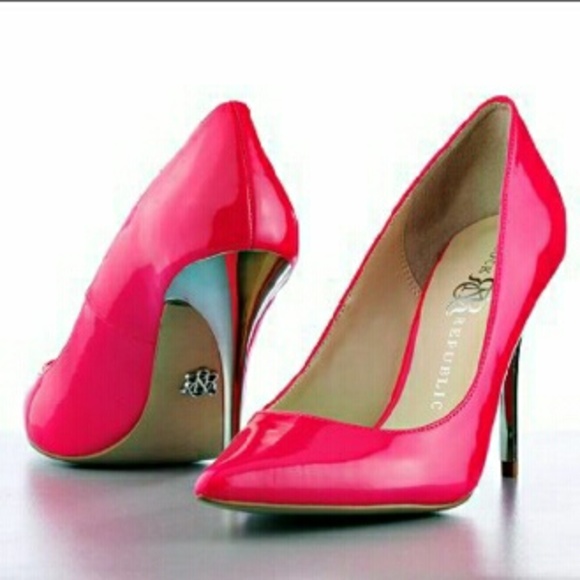 Rock & Republic hot pink pumps