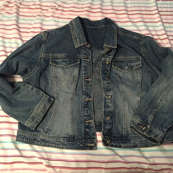 New never worn crop jean jacket