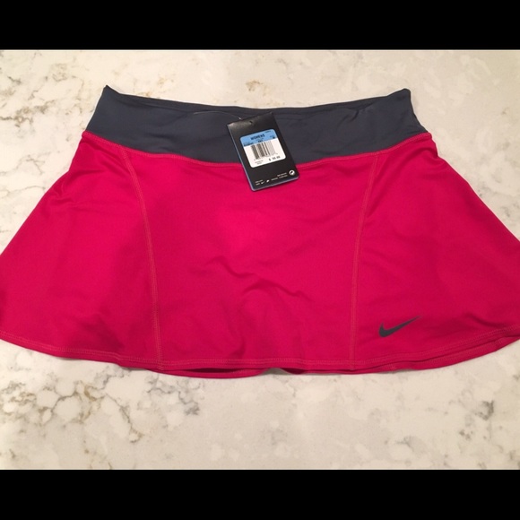 NWOT Nike Flouncy Tennis Skirt
