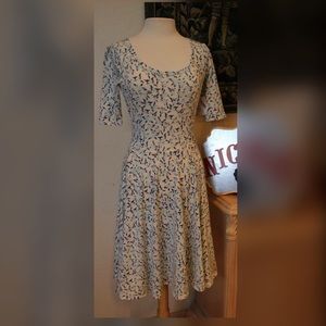 LULAROE NWOT Nicole dress size m