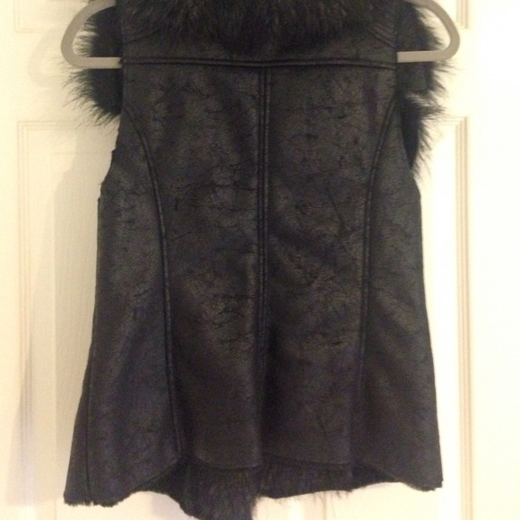 Beautiful vest❌SOLD❌ - Picture 4 of 7