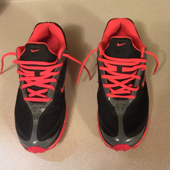 Nike sneakers size 8 in women