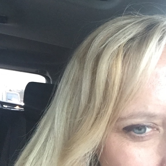 Meet your Posher, Karin - Picture 1 of 1