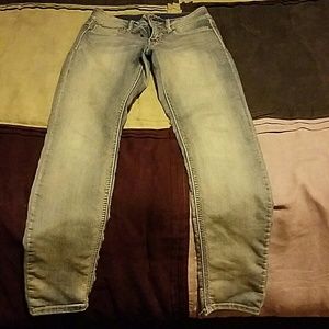 Light blue skinny jeans/jeggings