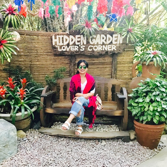 Meet your Posher! :-) - Picture 10 of 17