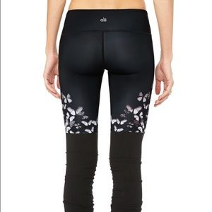 Alo gypset goddess yoga pants. NEW with tags !!
