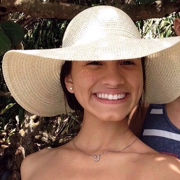 Meet your Posher, Gabriela