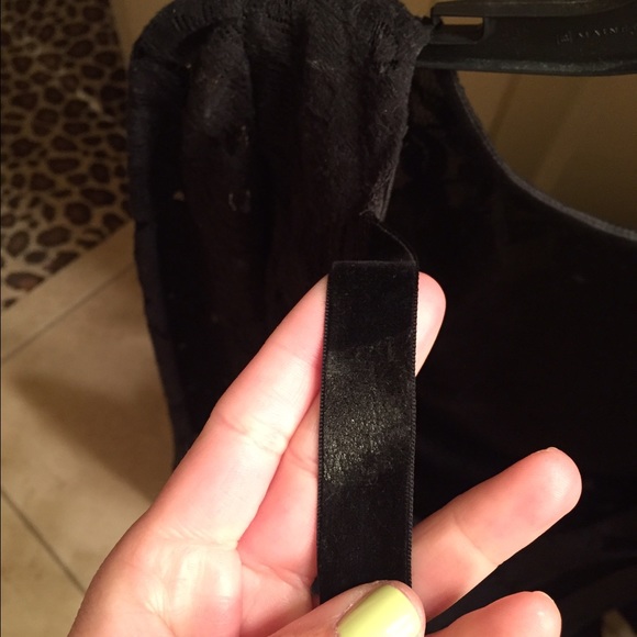 Wear to ribbon tie
