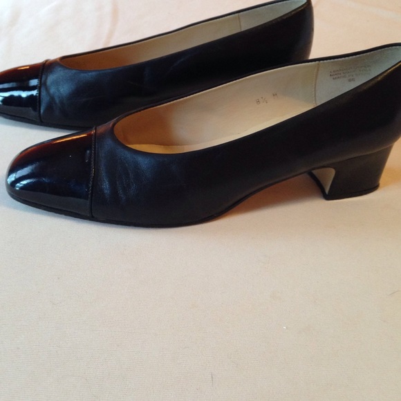Etienne Aigner shoes