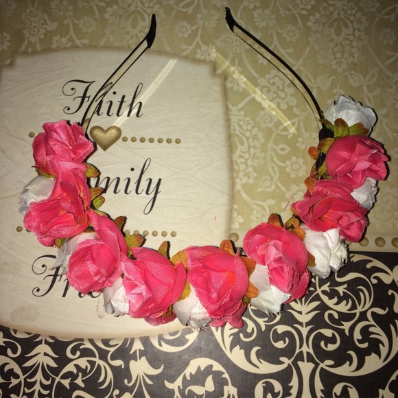❌SOLD❌ Pink Flower Crown Headband - Picture 2 of 4
