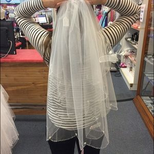 New-with tags Ivory Veil