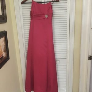 Formal gown in perfect condition
