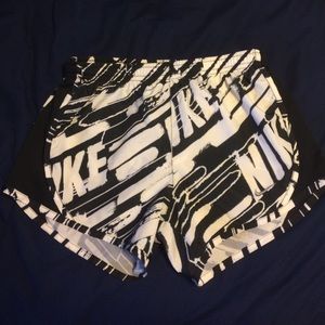 YOUTH/KIDS MEDIUM❤️NIKE DRI FIT