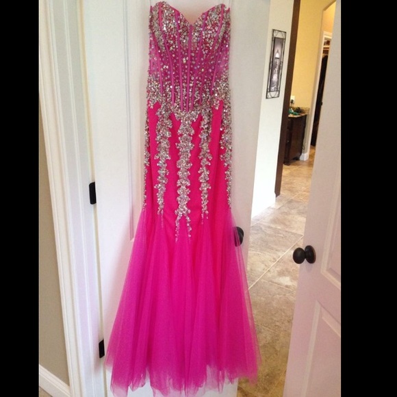 Prom/formal dresses