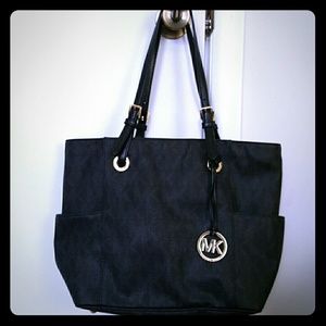 Aunthentic Michael Kors Jet Set Signature Tote