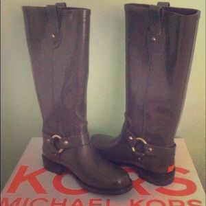 Michael kors rubber rain boots