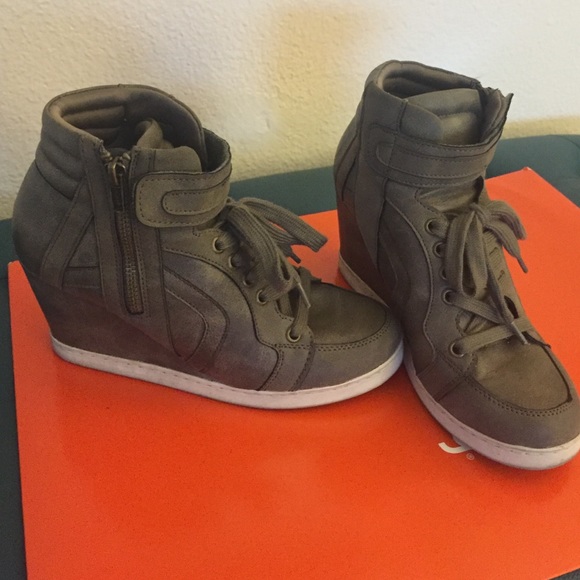 PRICE REDUCTION💥💥💥Green Wedge Sneakers