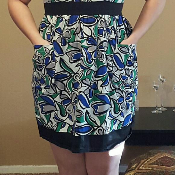 Adorable Summer Dress - Picture 2 of 2