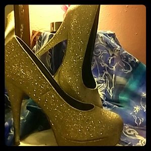 Gold glitter platform heels