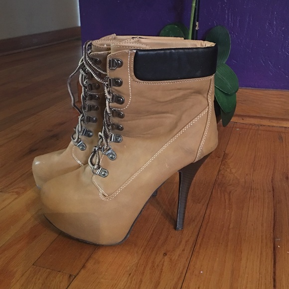 Bucco Platform Tan Boots - Picture 1 of 3