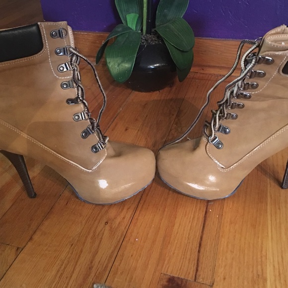 Bucco Platform Tan Boots - Picture 2 of 3