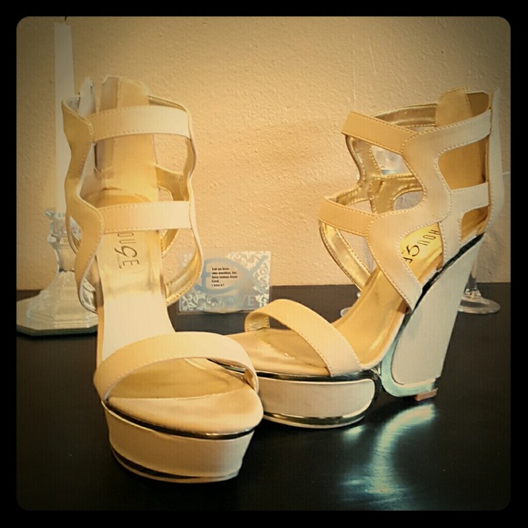 Gorgeous Wedge Heals - Picture 1 of 1