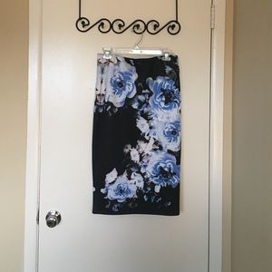 Apt 9 high waisted knee length floral skirt