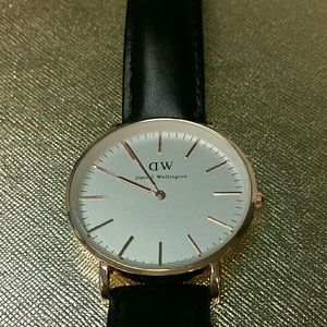 Daniel Wellington 40mm watch - BLACK LEATHER