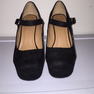 Black Wedges