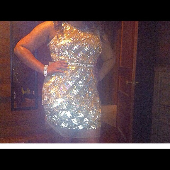 ‼️Gold/Champagne prom dress‼️GREAT DEAL - Picture 2 of 4