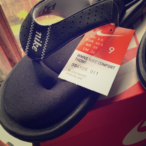 Nike comfort thong sandal