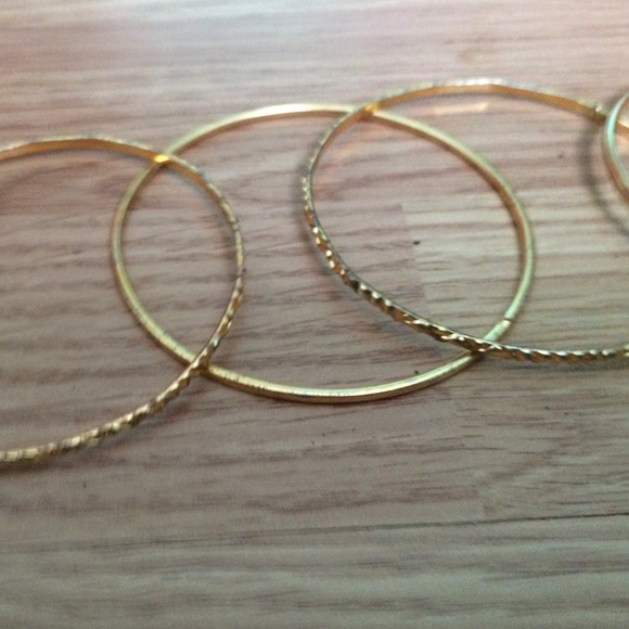 4 Gold plated bangles - Picture 2 of 2