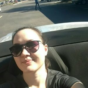 Meet your Posher, Melissa