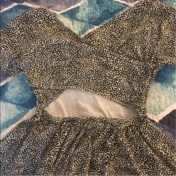 uo wrapped open back skater dress - Picture 4 of 4