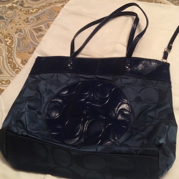 Coach Navy Blue 100%Authentic tote.