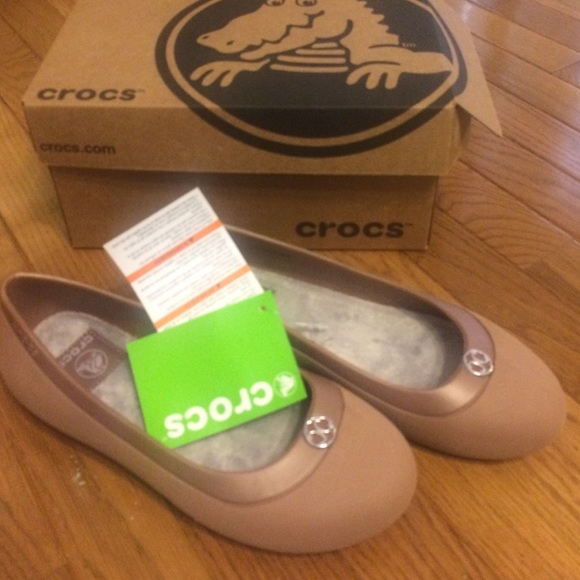 Adorable comfy wide crocs