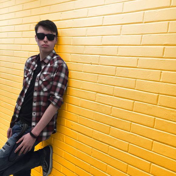 Meet your Posher, Andrew - Picture 1 of 1