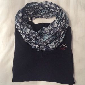 Hollister sweater