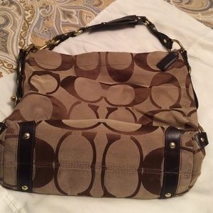 Coach 100% Authentic shoulder bag.