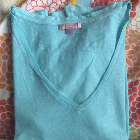Calypso sea blue v-neck