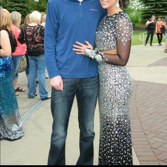 Prom Dress - Picture 2 of 4