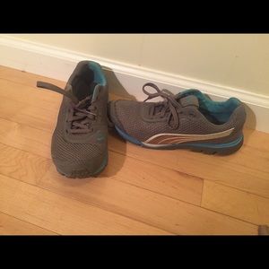 Womens Puma sneakers