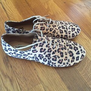 Gianni Bini Cheetah Print Shoes