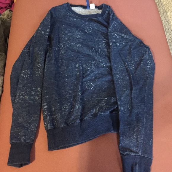 Bandana print blue crewneck sweatshirt