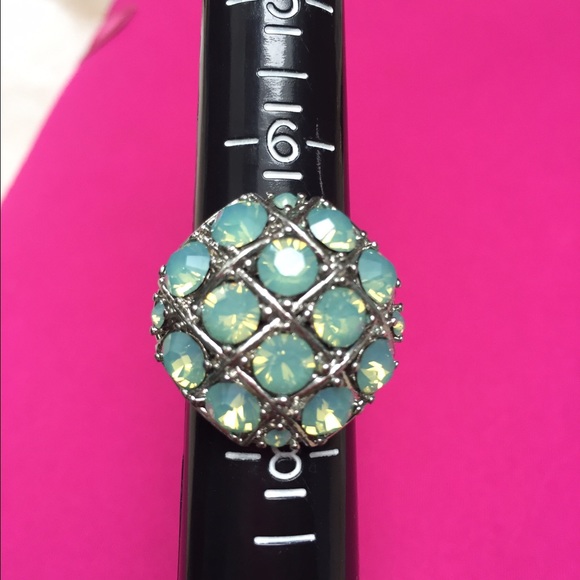 Cocktail Ring💍 - Picture 4 of 4